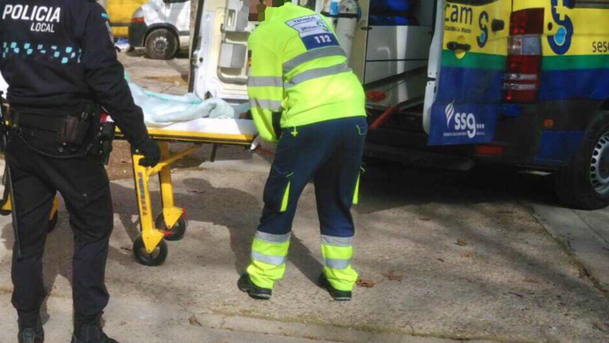 Policía Local de Albacete y profesionales del SESCAM - Foto de archivo