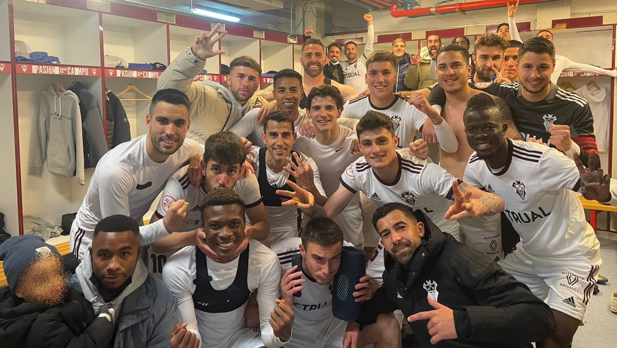 Felicidad en el vestuario del Albacete Balompié