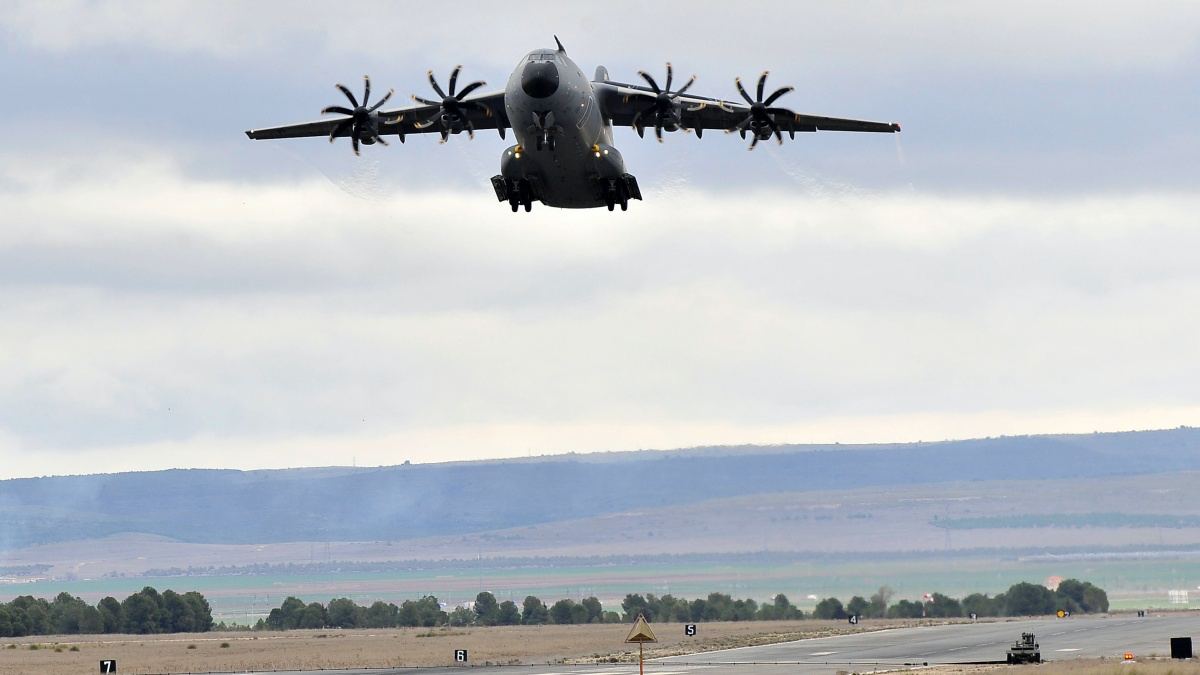 Uno de los aviones que han partido hacia Ucrania desde la Base aérea de Albacete