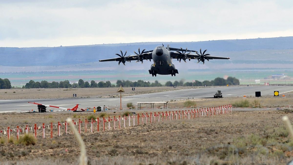 Uno de los aviones que han partido hacia Ucrania desde la Base aérea de Albacete