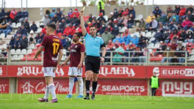 Julio Alonso fue amonestado en el Algeciras CF - Albacete Balompié