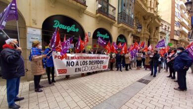 Protestas frente a Douglas en Albacete