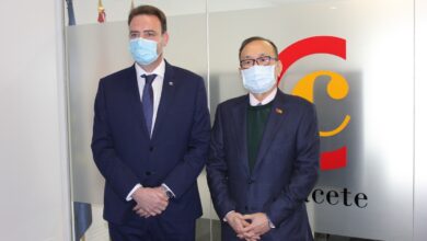 El embajador de Taiwán, José María Liu, ha visitado este viernes la ciudad de Albacete y se ha reunido con el presidente de la Cámara de Comercio, Juan Martínez Moraga