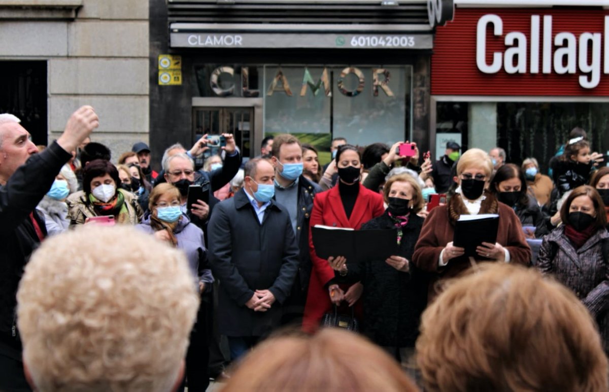 El alcalde de Albacete se suma al canto simultáneo por la paz en Ucrania impulsado por ‘Coros por la Paz’