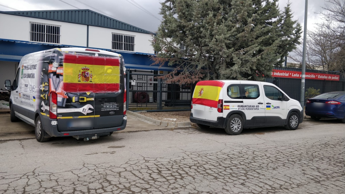 Han recorrido con sus furgonetas los más de 3.000 kilómetros que separan Albacete de Ucrania