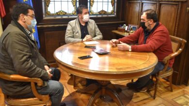 Encuentro entre el presidente de la Diputación de Albacete y el alcalde de Villalgordo del Júcar