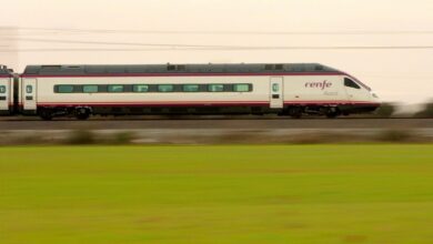 Un tren circulando por Albacete