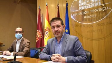 Imagen del presidente y del vicepresidente de la Diputación de Albacete en la presentación de las Convocatorias correspondientes al Dipualba Responde y al arreglo de caminos rurales municipales