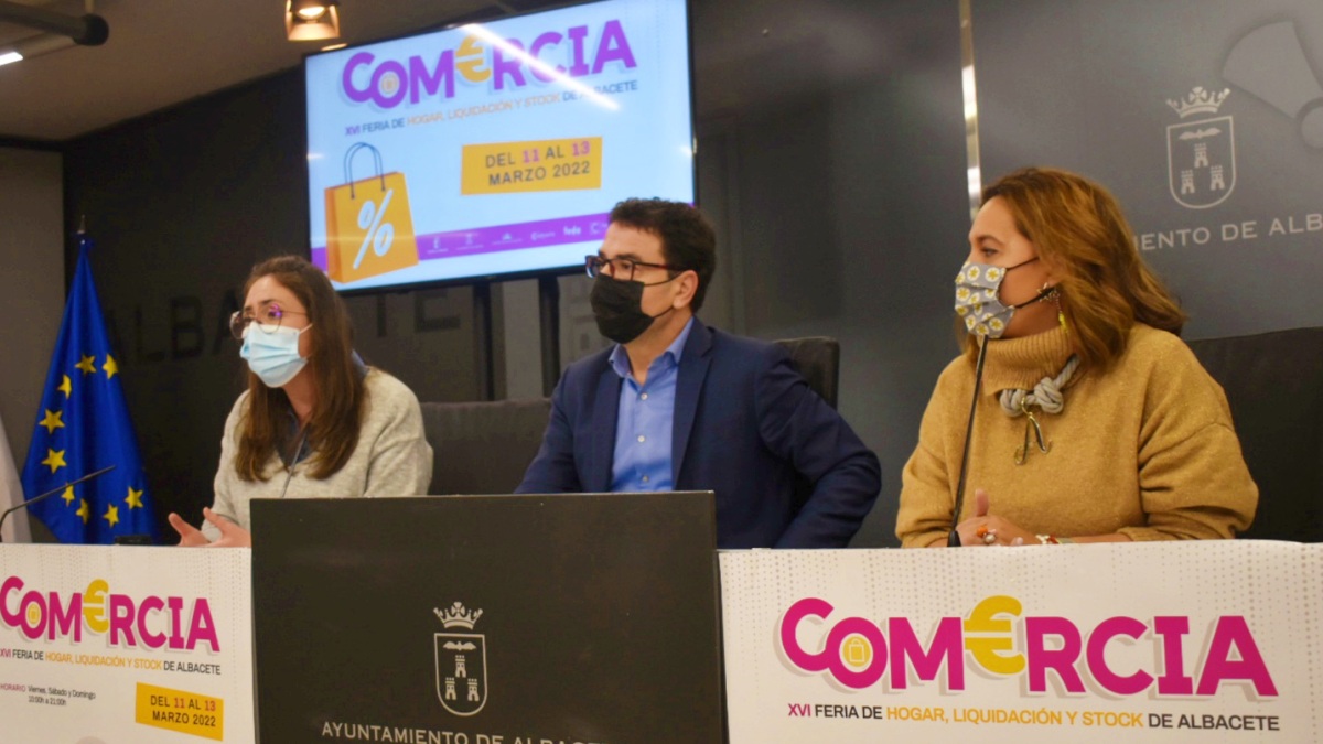 La diputada provincial de Consumo en la presentación de Comercia en Albacete