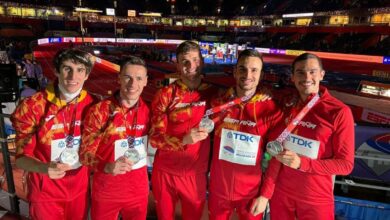 El atleta de Villarrobledo conquista la medalla de plata en relevo junto a sus compañeros de equipo / Imagen cedida