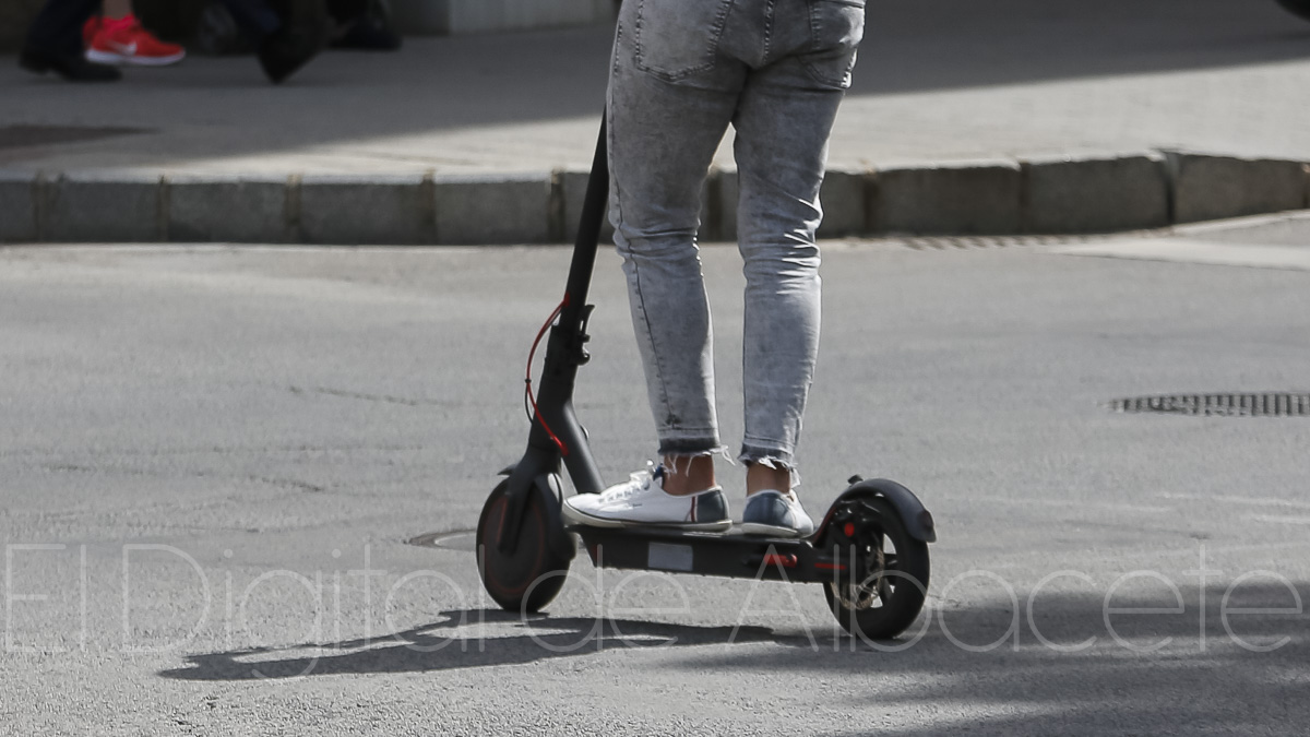 Patinete eléctrico en las calles de Albacete / Imagen de archivo