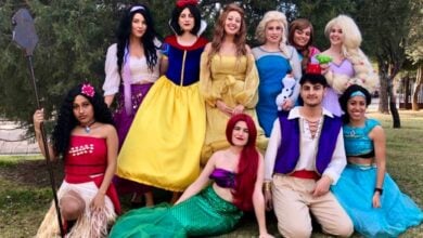 Alumnos albaceteños crean a mano pelucas inspiradas en las princesas Disney