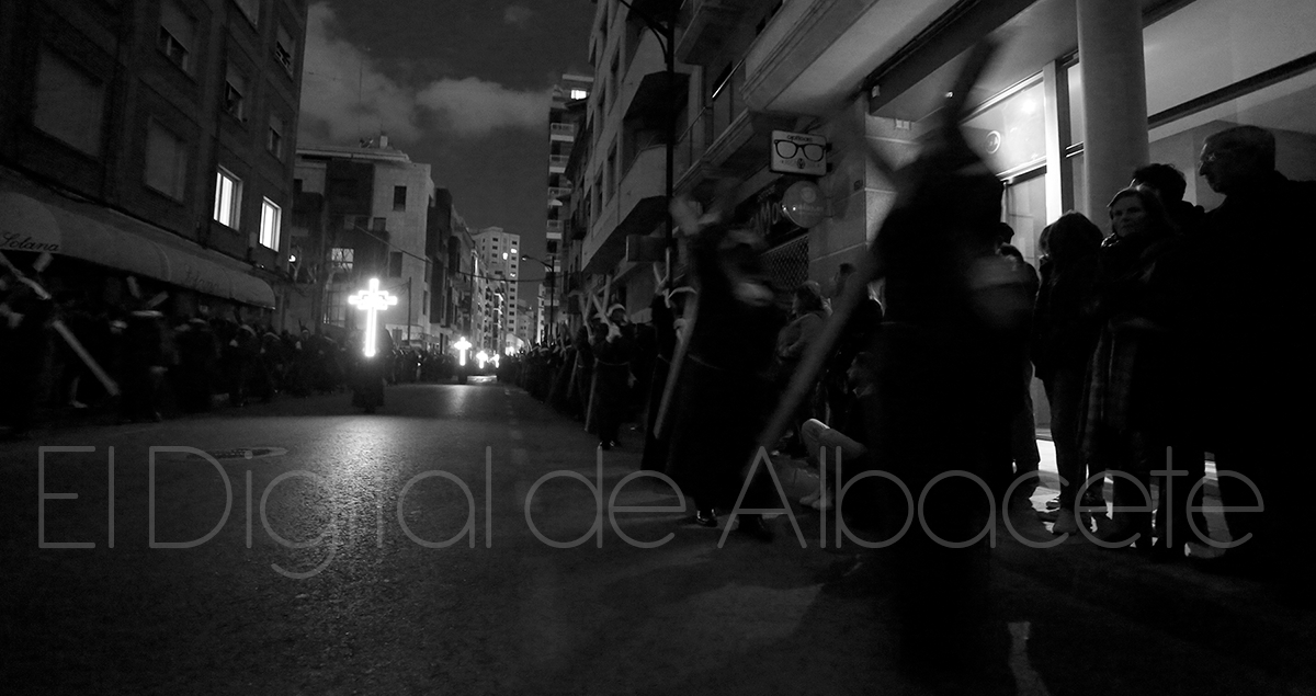 Penitentes en la 'Procesión del Silencio' en Albacete / Imagen de archivo