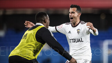 Rubén Martínez celebra un gol del Albacete Balompié