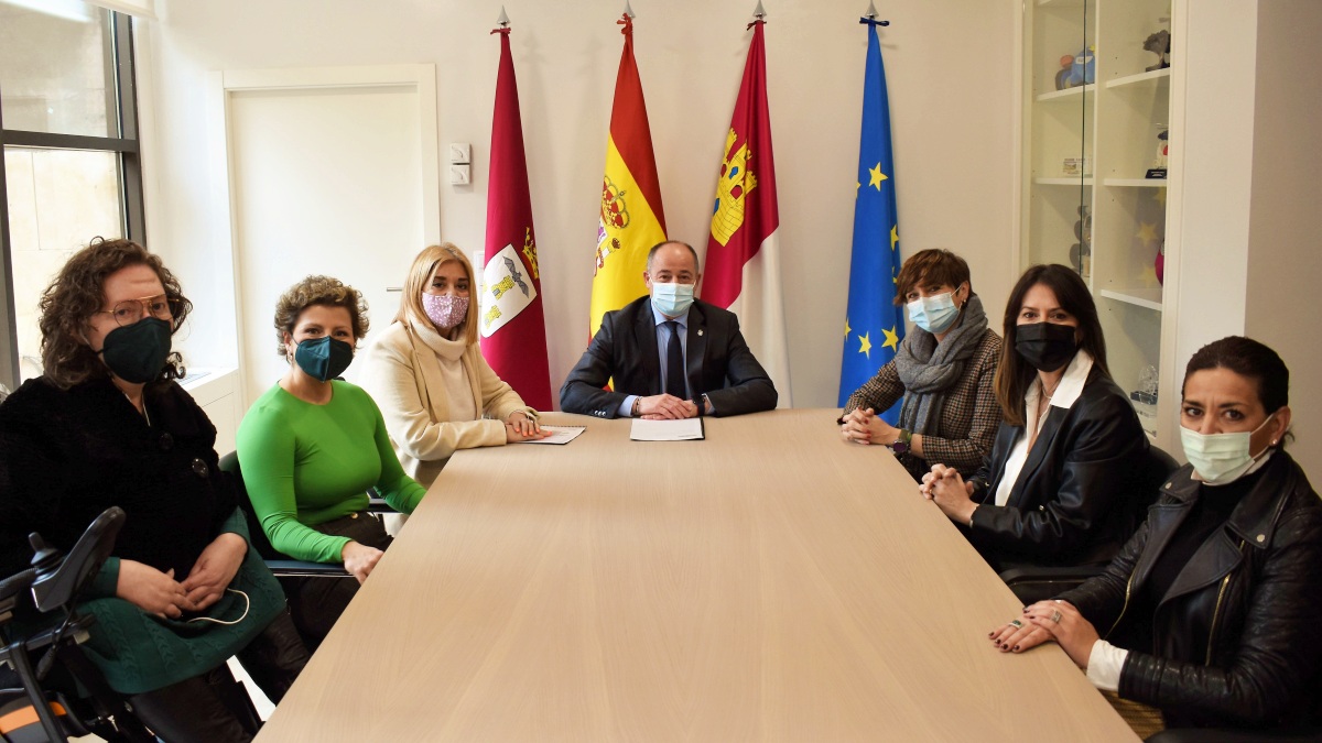 Reunión alcalde de Albacete con AMEPAP