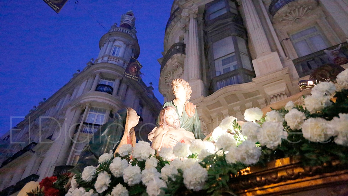 Santo Sepulcro procesionando en Albacete / Imagen de archivo