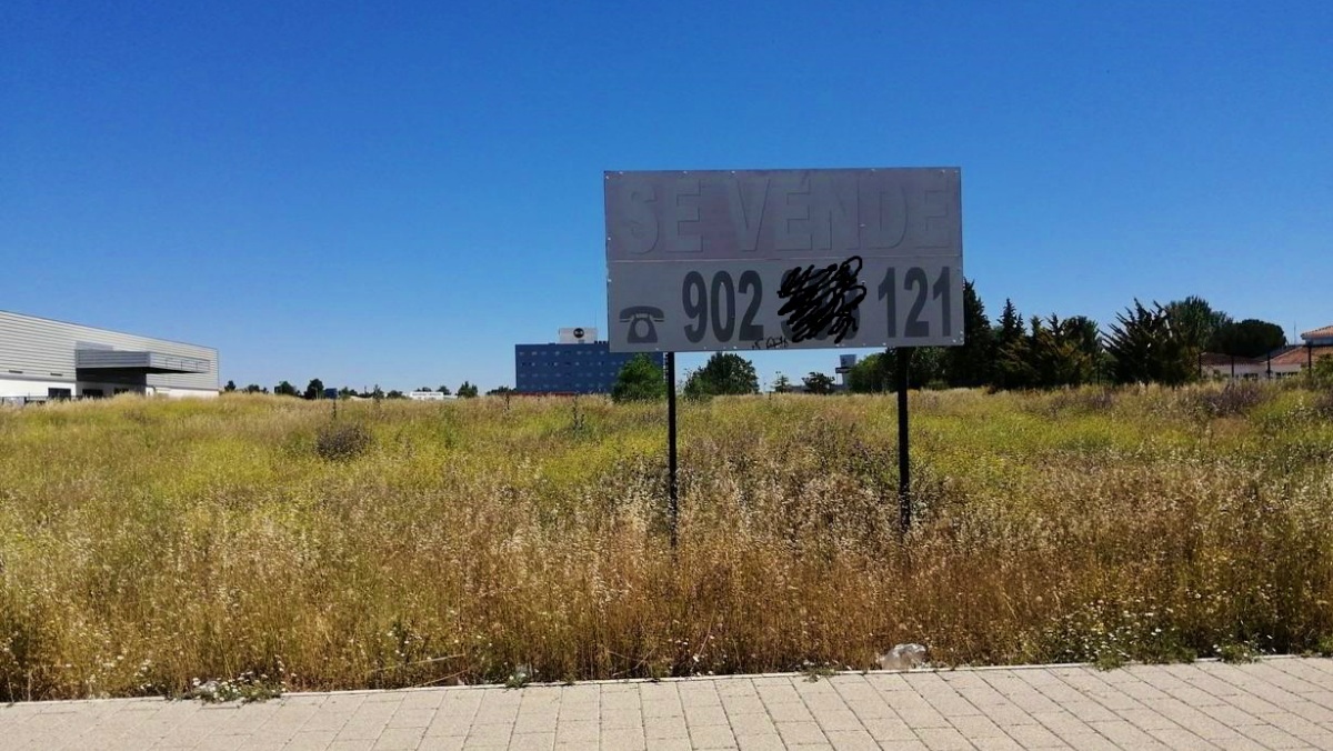 Solar de Albacete antes de su limpieza