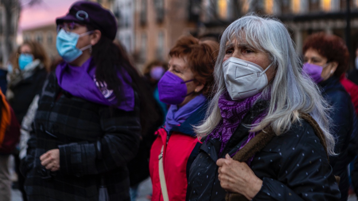 La Plataforma 8M se ha concentrado este viernes en Toledo en repulsa por los asesinatos machistas de dos mujeres esta semana, en Maqueda (Toledo) y en Pozuelo de Alarcón (Madrid) / Imagen: EFE