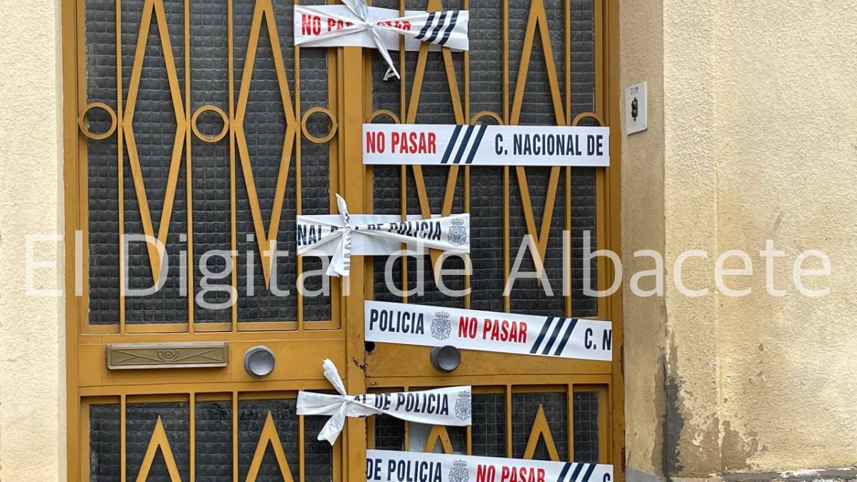 Policía investiga la muerte de un hombre en un piso de Albacete
