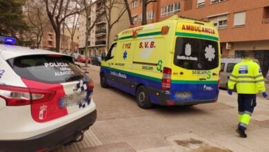 Policía Local de Albacete y sanitarios del SESCAM - Foto de archivo