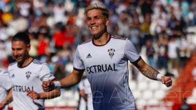 Dani González celebra el 1-0 del Albacete ante el Linense