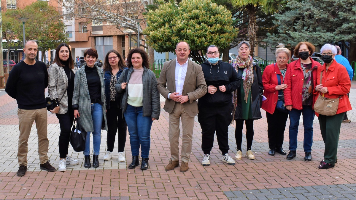 Foto de familia en el Barrio San Pablo de Albacete