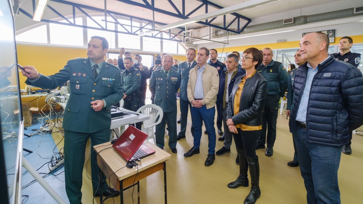 La directora general de la Guardia Civil, María Gámez, ha visitado el dispositivo especial de seguridad desplegado en Villarrobledo (Albacete)