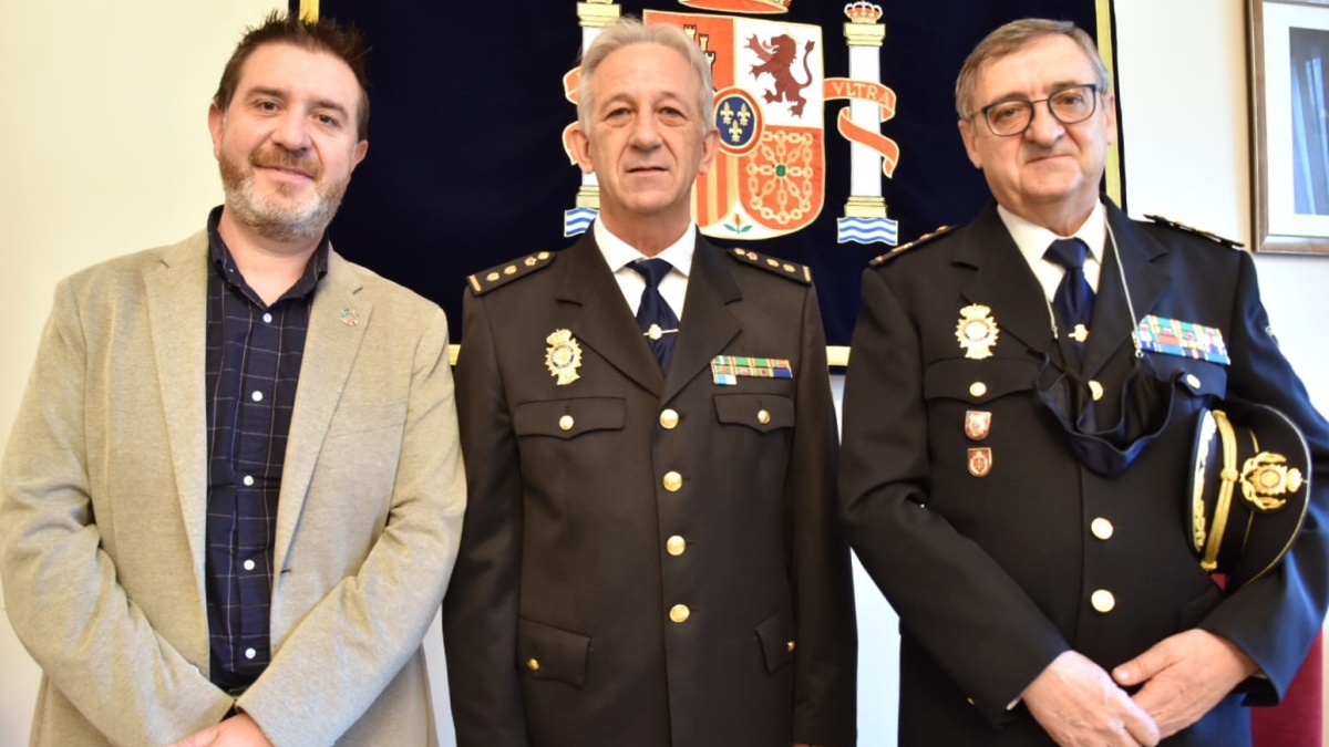 Cabañero arropa a Antonio Bueno en su toma de posesión oficial como comisario jefe de la Policía en la provincia de Albacete