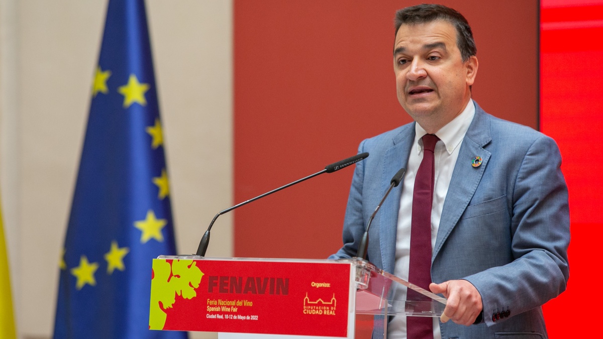 El consejero de Agricultura de Castilla-La Mancha durante la presentación de FENAVIN 2022/ Imagen: JCCM