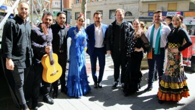 Las nuevas coreografías flamencas con música en directo de la compañía de Cristóbal Muñoz llenan de danza de nuevo la Plaza de la Constitución
