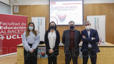 Profesionales de QuirónSalud impartirán unas pioneros jornadas a 200 alumnos de la Facultad de Educación de Albacete / Fotos: Ángel Chacón