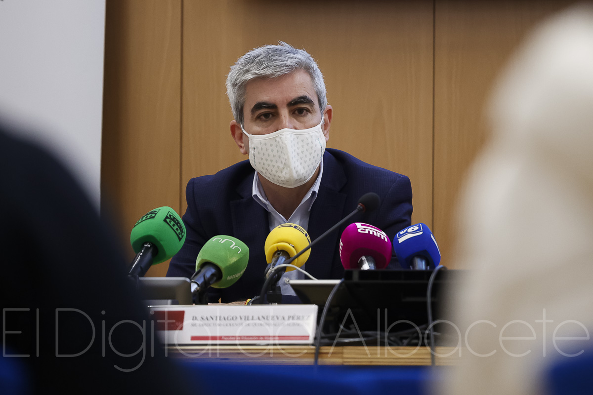 El director gerente de QuirónSalud Albacete, Santiago Villanueva