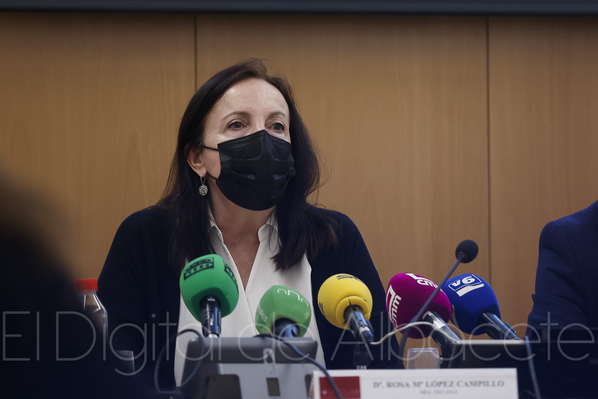 La decana de la Facultad de Educación, Rosa María López Campillo