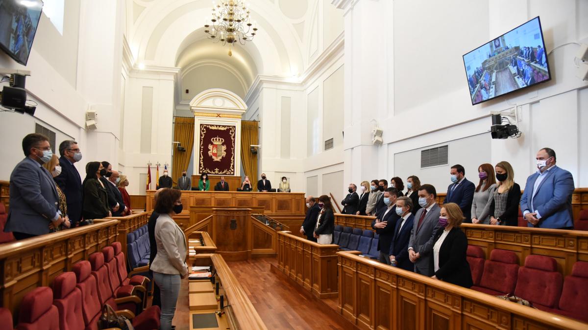 El Gobierno de Castilla-La Mancha se suma al minuto de silencio de las Cortes regionales para condenar el asesinato machista de Nohales / JCCM