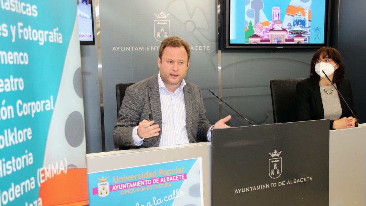 Presentación del programa de actividades de la UP de Albacete / Ayuntamiento Albacete