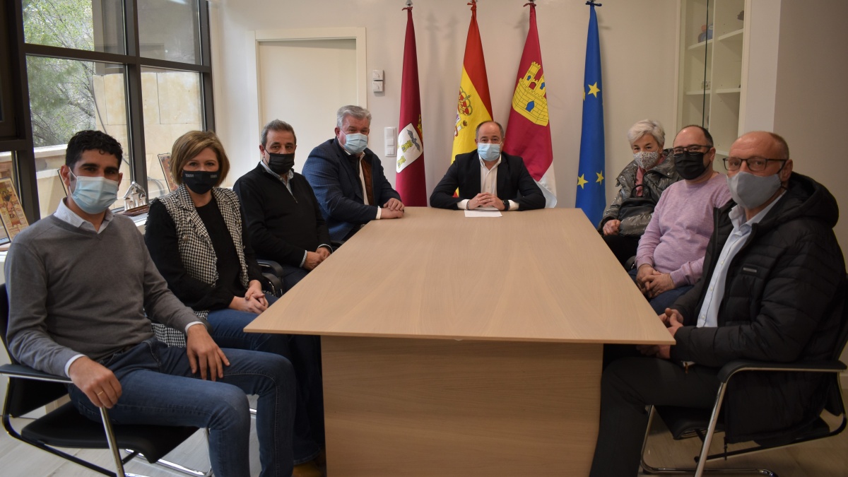 El alcalde de Albacete ofrece la colaboración constate del Ayuntamiento a la Asociación Provincial de Empresarios de Talleres de Reparación de Vehículos y Afines / Imagen: Ayuntamiento Albacete