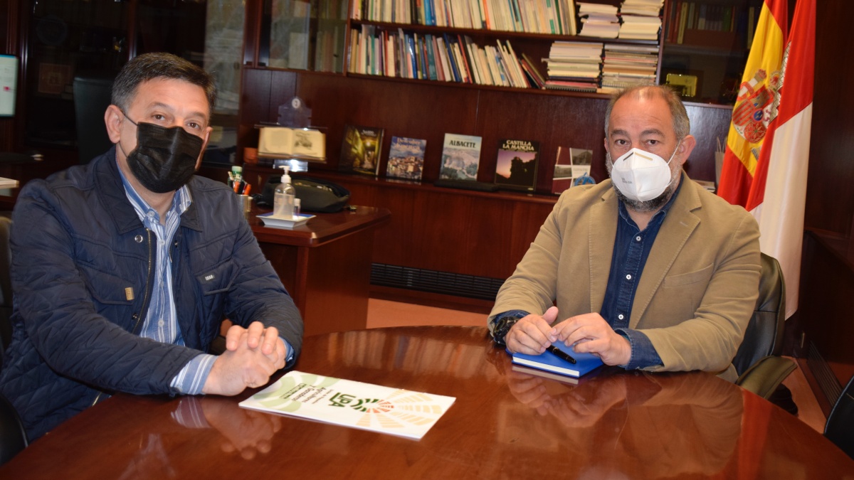 La UCLM y UPA Castilla-La Mancha trazan líneas de actuación conjuntas / UCLM