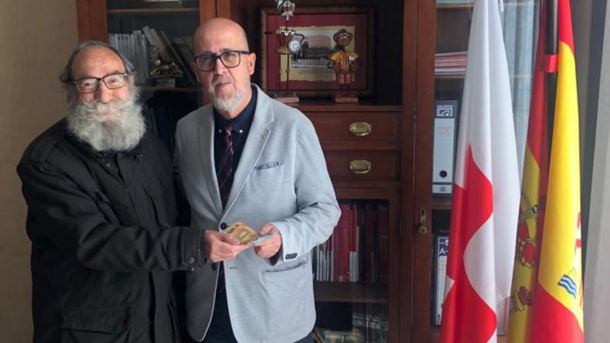 Valeriano Belmonte se solidariza con Cruz Roja Albacete para ayudar en la crisis de Ucrania / Imagen: Cruz Roja Albacete