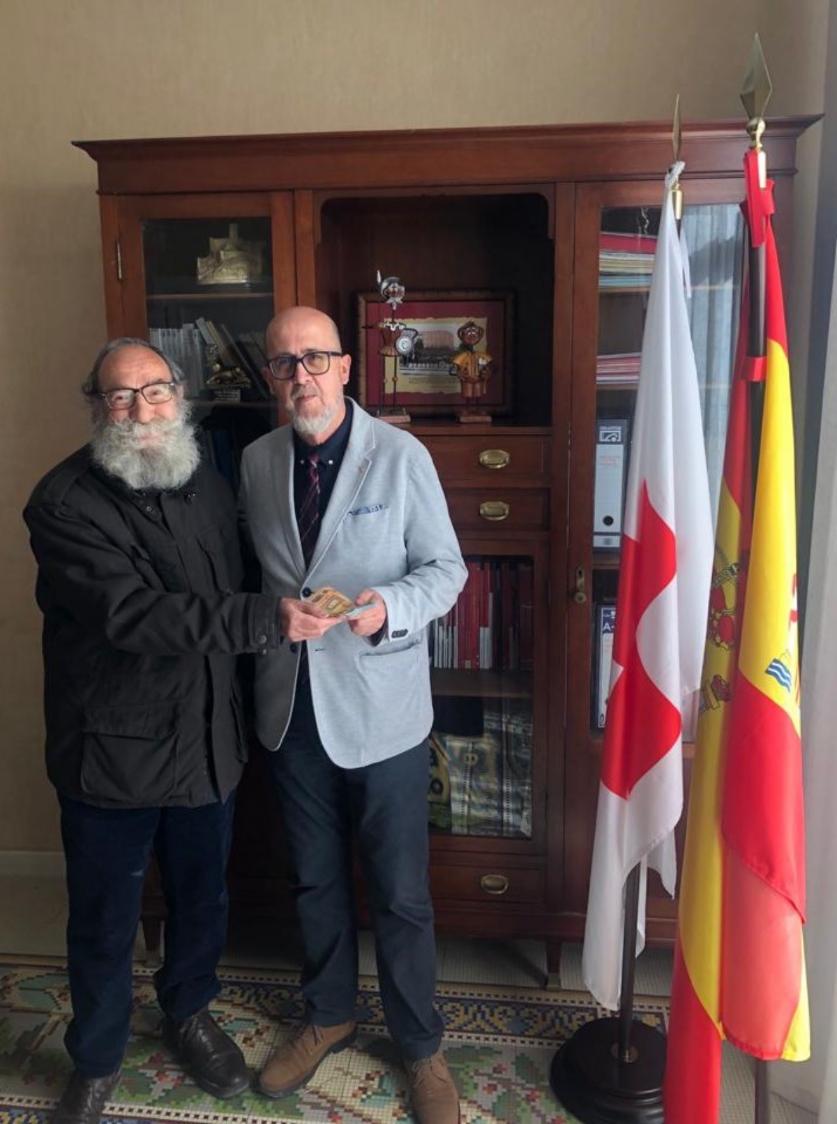 Valeriano Belmonte se solidariza con Cruz Roja Albacete para ayudar en la crisis de Ucrania / Imagen: Cruz Roja Albacete