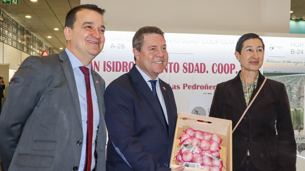 El presidente regional, Emiliano García-Page, asiste a la feria internacional ‘Fruit Logistica’ donde visitará el stand de Castilla-La Mancha. (Foto: JCCM)