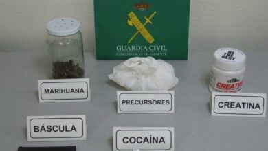 Además de los estupefacientes, la Guardia Civil ha intervenido diversos objetos y efectos relacionados con el tráfico de drogas / Foto: Guardia Civil