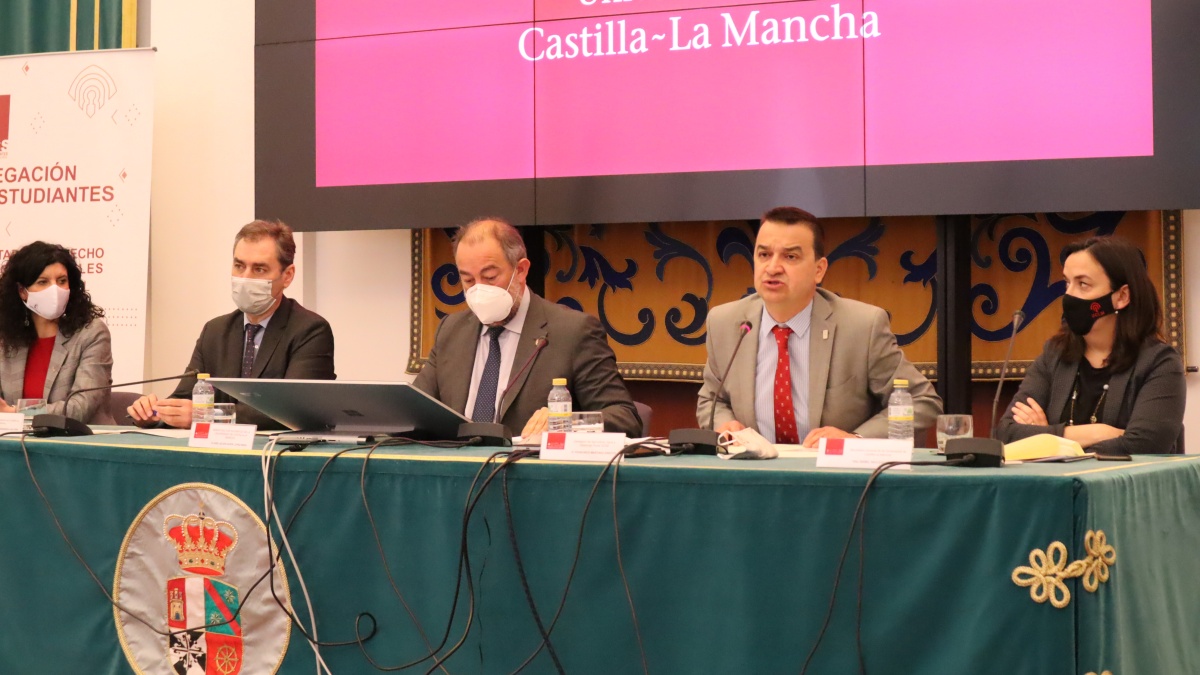 Acto del 40 Aniversario del Estatuto de Autonomía y de la Ley de creación de la UCLM / Imagen: JCCM