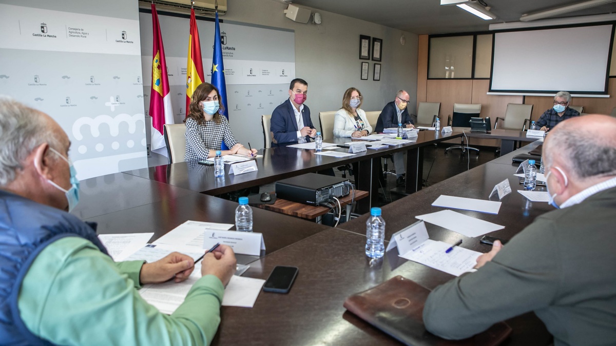 Castilla-La Mancha publica el Decreto que flexibilizará las normas para cumplir los requisitos de acceso a las ayudas del sector agroalimentario/ JCCM