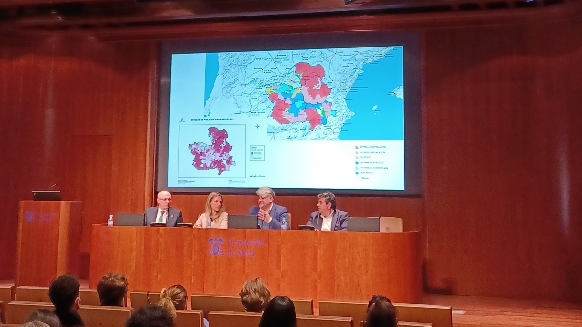 Castilla-La Mancha incluye el impacto demográfico en su normativa para identificar los resultados en las zonas afectadas por la despoblación / JCCM