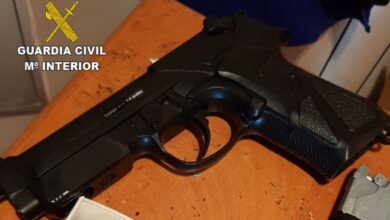 La Guardia Civil reduce a una persona que efectuó varios disparos a la vía pública en Castilla-La Mancha/ Foto: Guardia Civil