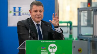 El presidente de Castilla-La Mancha, Emiliano García-Page, y la ministra de Ciencia e Innovación, Diana Morant, han asistido a la clausura del acto de Presentación del Plan Complementario de Hidrógeno Renovable en el Centro Nacional del Hidrógeno / JCCM