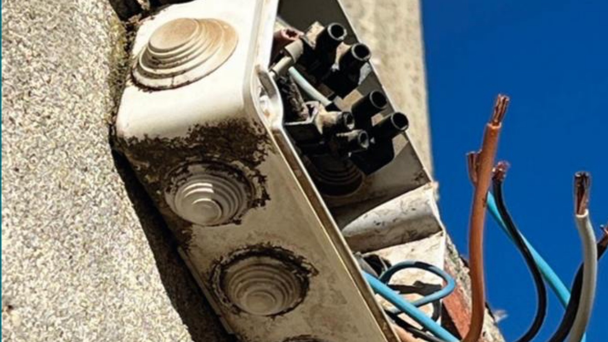 Robos de cable y actos vandálicos dejan sin iluminación a varias zonas de esta localidad de Castilla-La Mancha / Ayto. Alovera