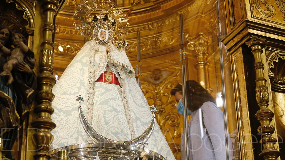 Apertura del Camarín de la Virgen de los Llanos en Albacete / Foto de archivo: Ángel Chacón
