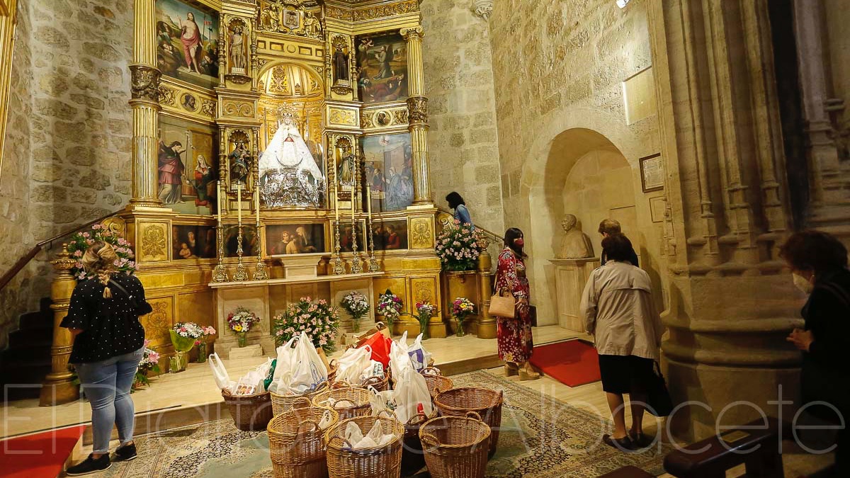 Apertura del Camarín de la Virgen de los Llanos en Albacete / Foto de archivo: Ángel Chacón
