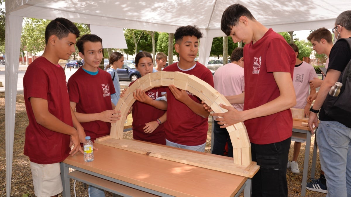 La Universidad de Alicante gana la Olimpiada Nacional de Ingeniería de Caminos celebrada en la UCLM  / UCLM